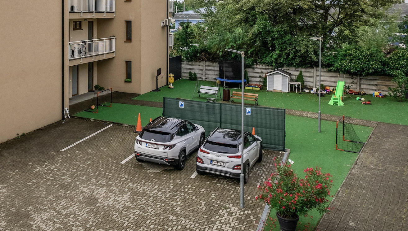 Dlhodobý prenájom parkovacieho miesta – Hospodárska ulica, Piešťany