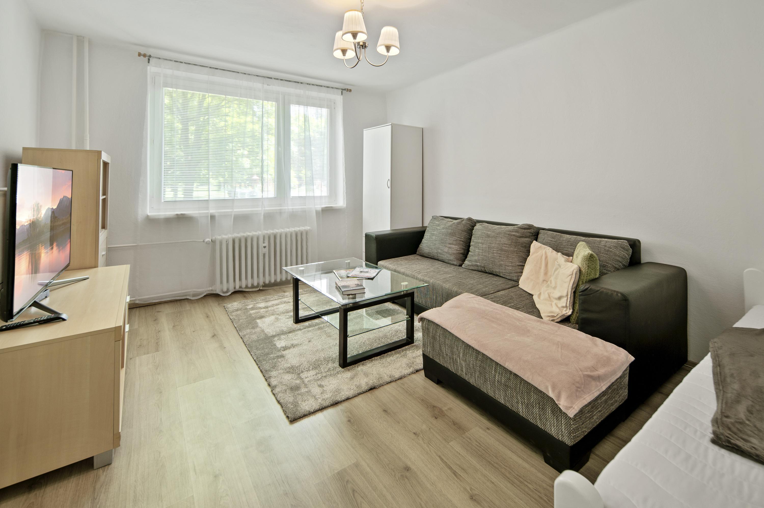 Prenájom 1-izbového bytu, 38 m2, ulica A.Hlinku, Piešťany