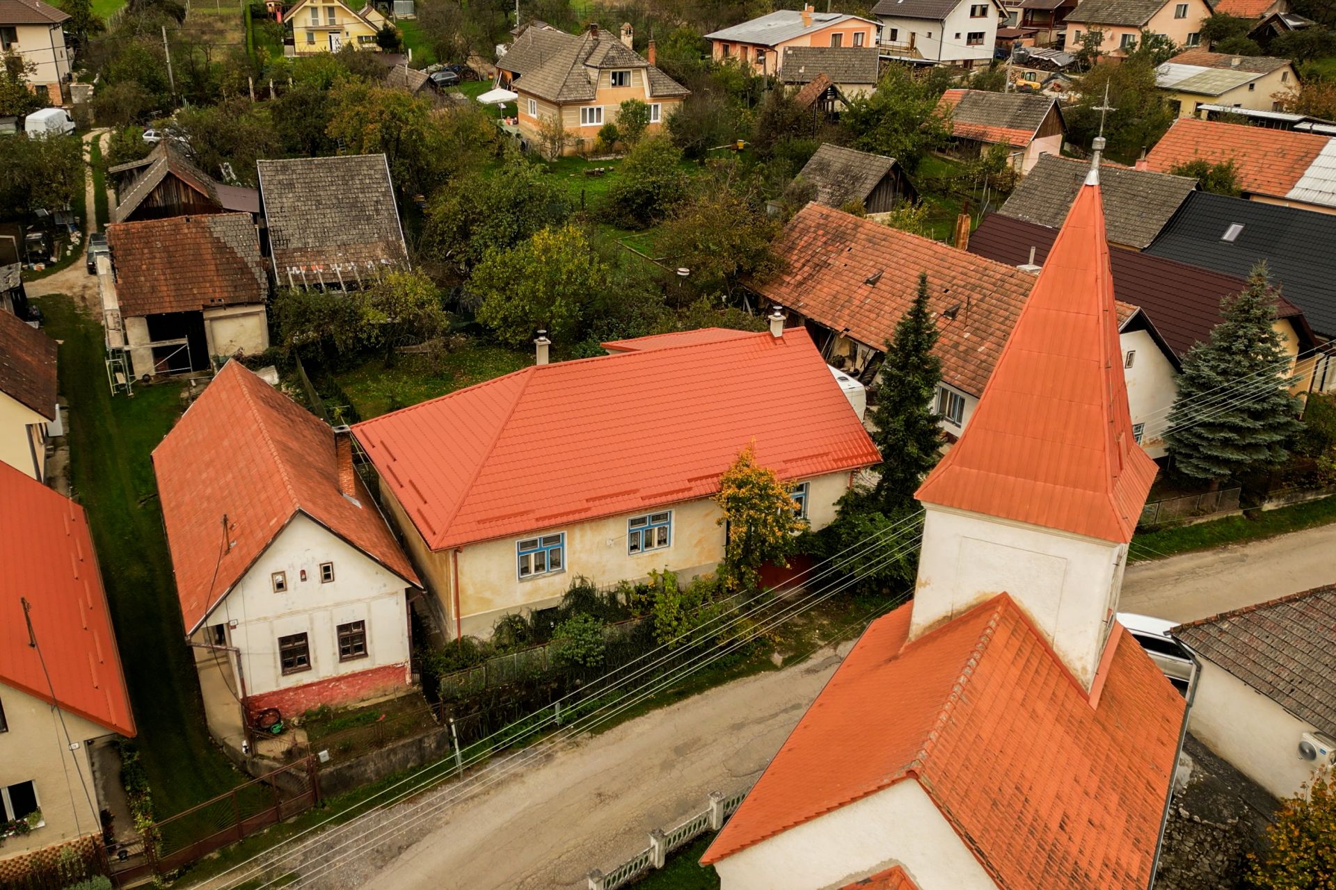 Na predaj 4-izbový rodinný dom obci Petrova Lehota