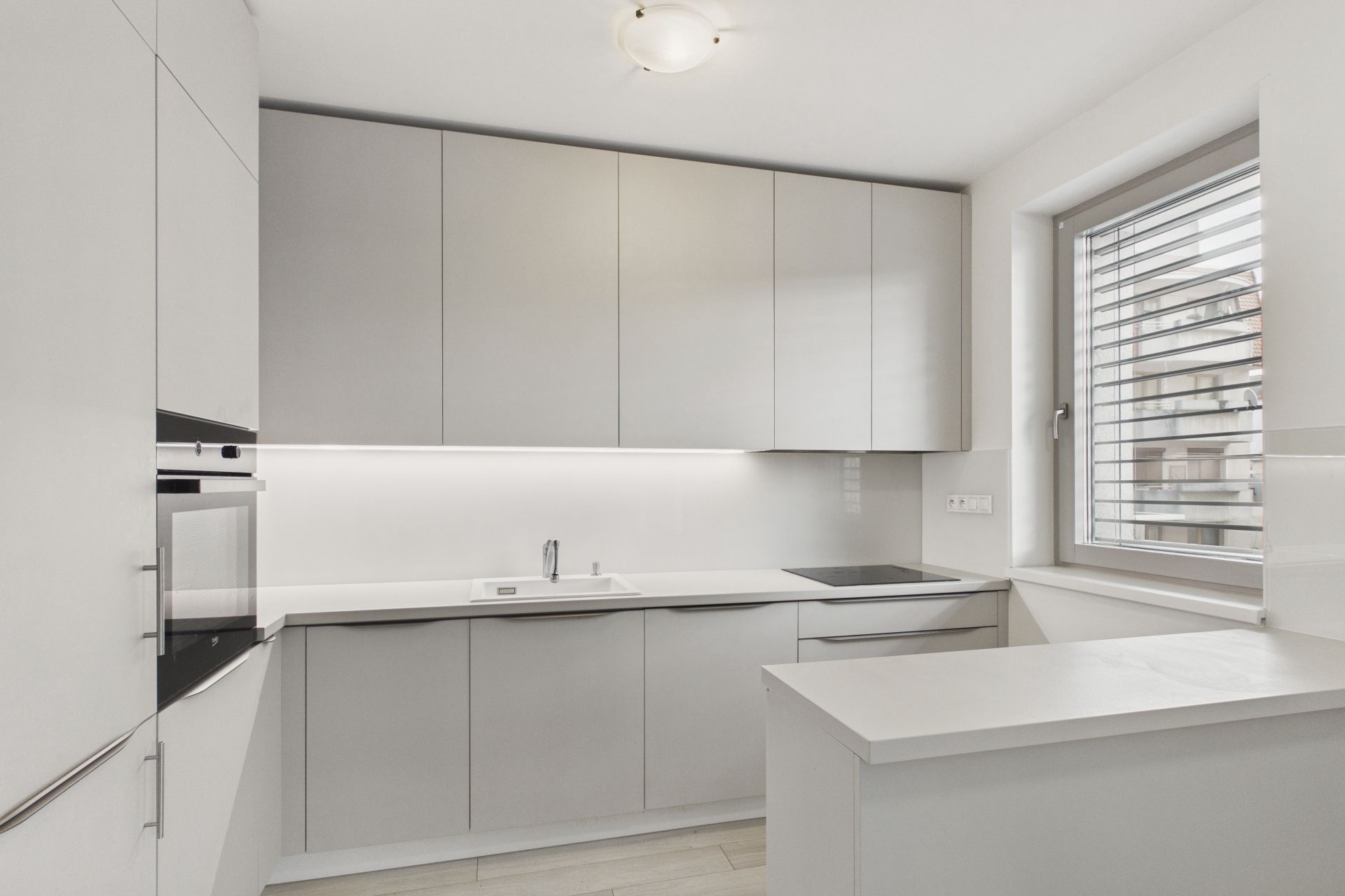 Prenájom, novostavba, krásny 2-izbový byt v centre Piešťan, Nálepkova ulica, 74 m2