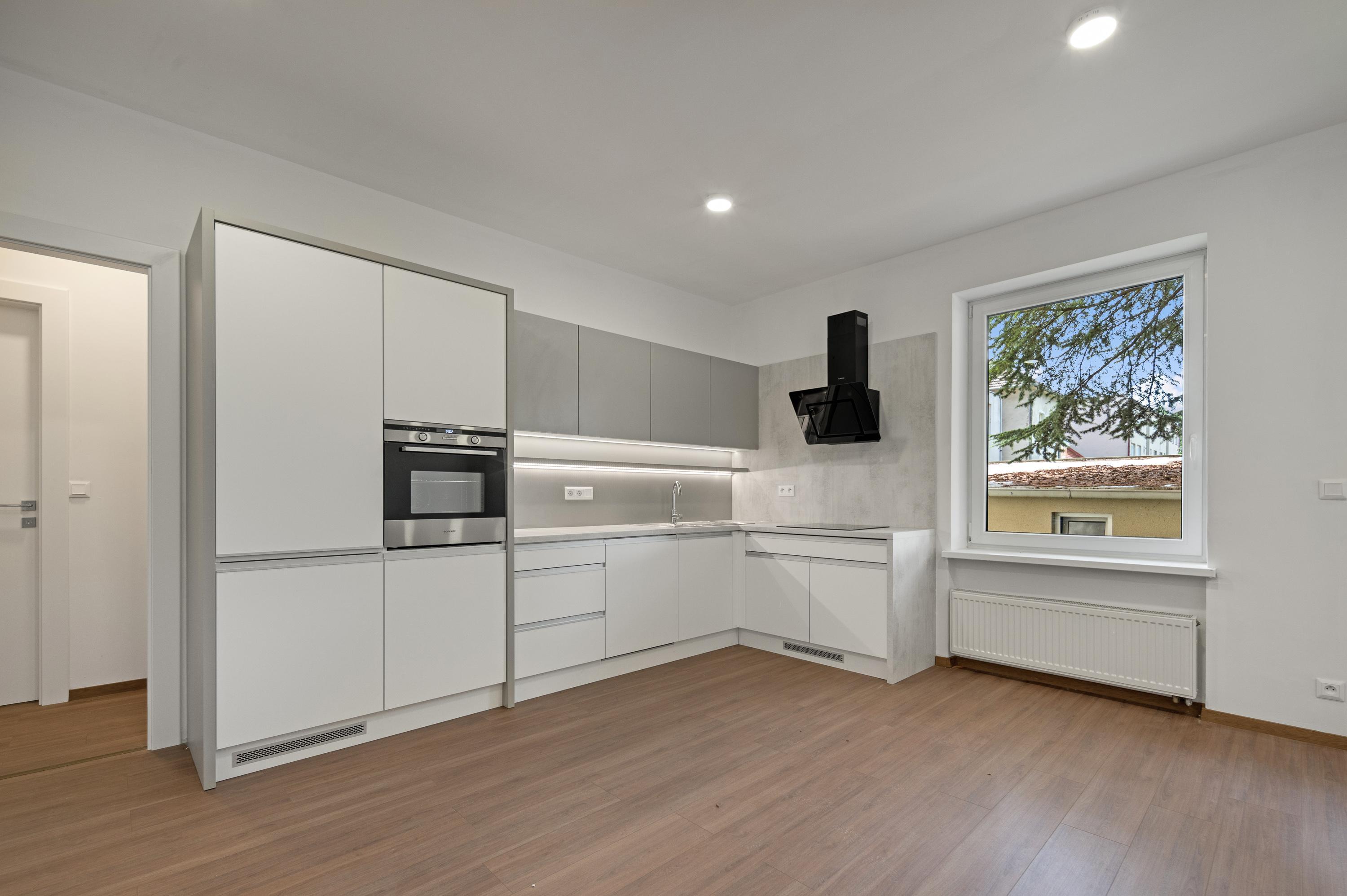 Prenájom 3-izbový byt v centre mesta Piešťany, 95 m2, s predzáhradkou 32 m2