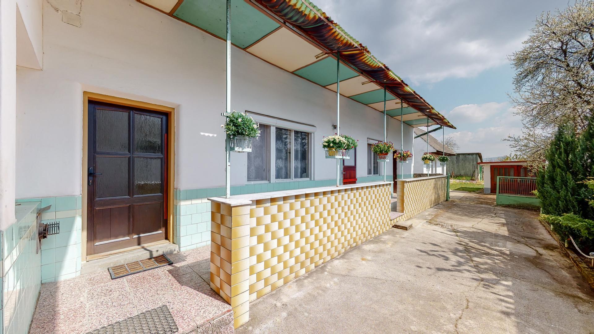 PREDANÉ! Predaj priestrannej chalupy v Pobedime s pozemkom 1218 m2, Nové Mesto nad Váhom