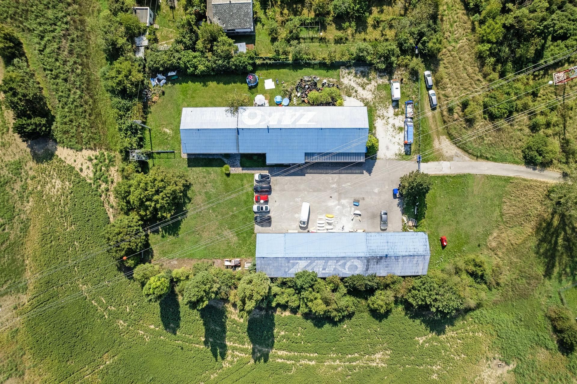 Na predaj výrobný/skladový objekt v obci Horná Streda, pozemok 4312 m2