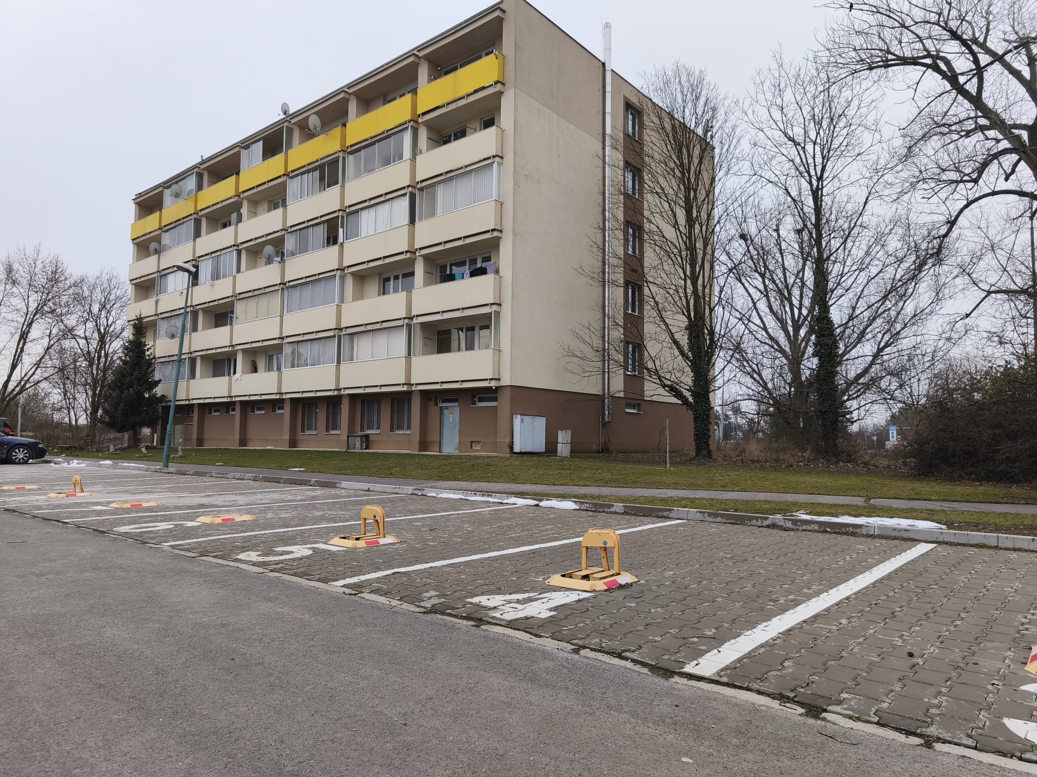 Dlhodobý prenájom parkovacieho miesta – Vrbovská cesta, Piešťany