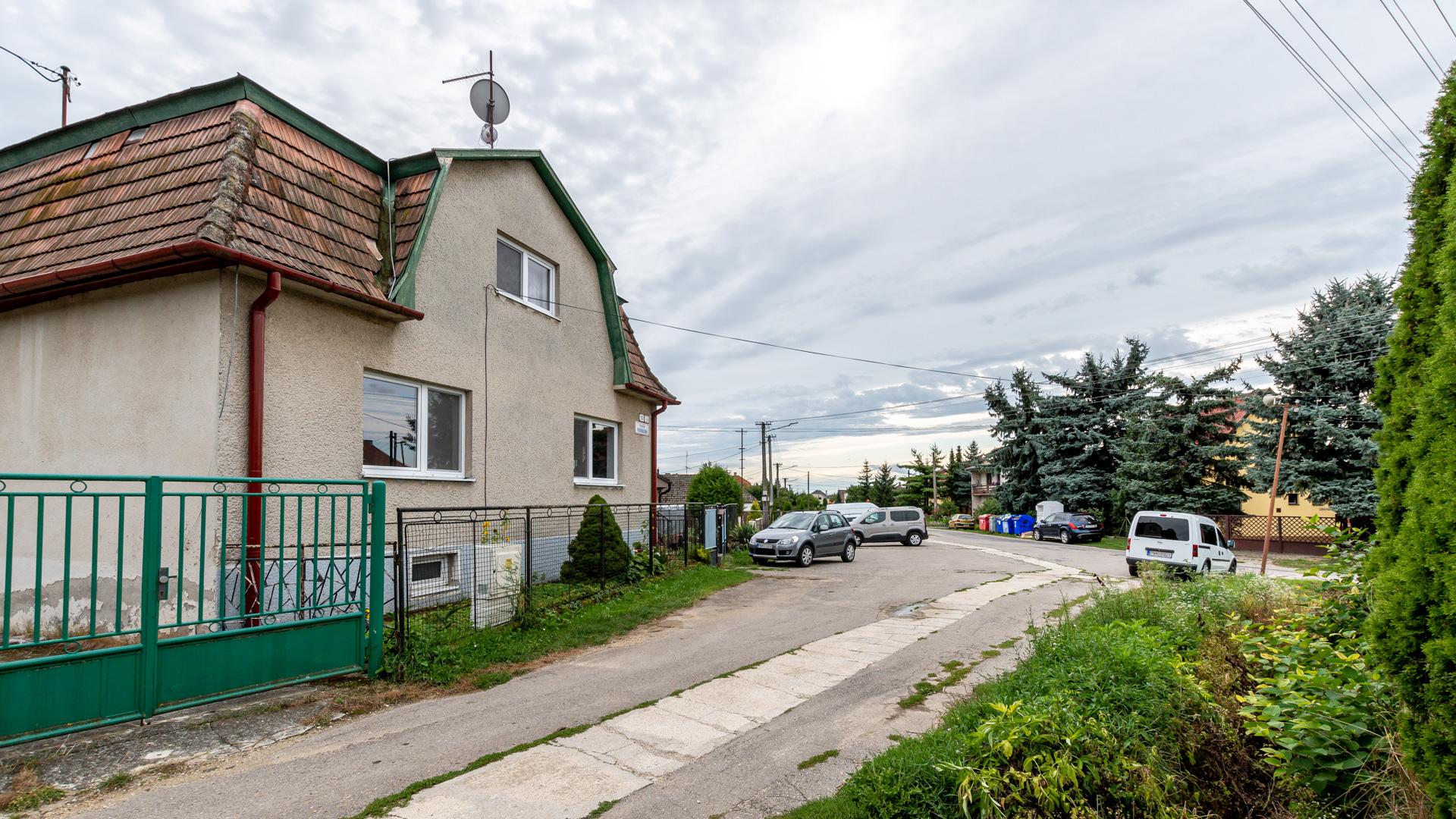 PREDANÉ!  Rodinný dom v Sokolovciach  s pozemkom 622 m2, čiastočná rekonštrukcia
