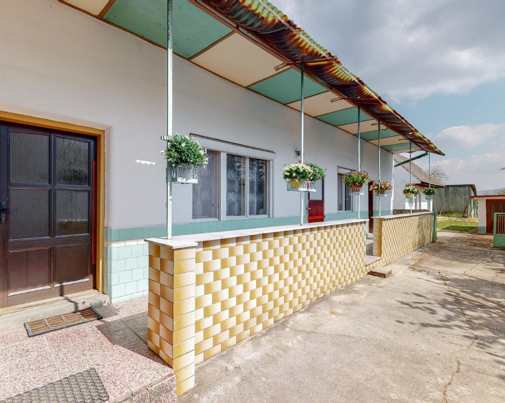 Predaj priestrannej chalupy v Pobedime s pozemkom 1218 m2, Nové Mesto nad Váhom