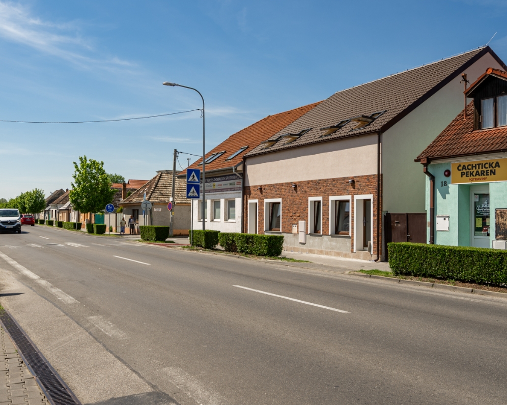 Všestranne využiteľný priestor na frekventovanej ulici v Piešťanoch, Bratislavská ulica, 45 m2, Piešťany